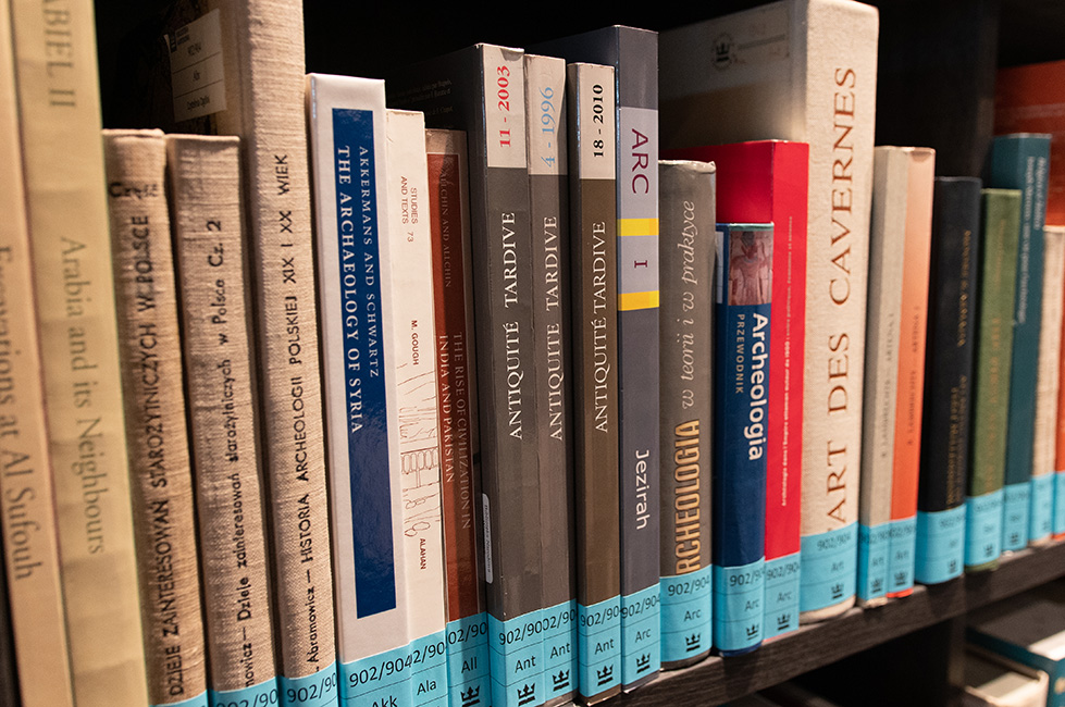 Zastosowanie Deskryptorów Biblioteki Narodowej w katalogowaniu publikacji z zakresu archeologii