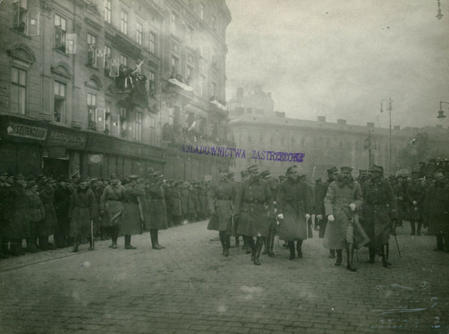 Marek Münz, Odznaczenie Lwowa orderem Virtuti Militari, 22 listopada 1920, (fotografia)