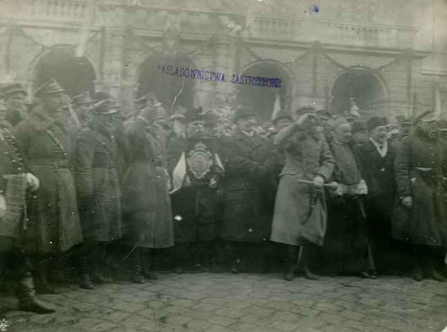 Marek Münz, Odznaczenie Lwowa orderem Virtuti Militari, 22 listopada 1920, (fotografia)